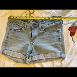 Mossimo Women’s Mid Rise Midi; Light Wash; Size: 8, 30 Waist; Denim Shorts.